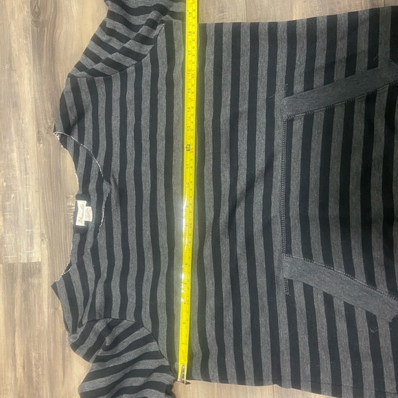 💗Vintage Bluenotes Black and Gray Striped Sweater - Picture 3 of 3